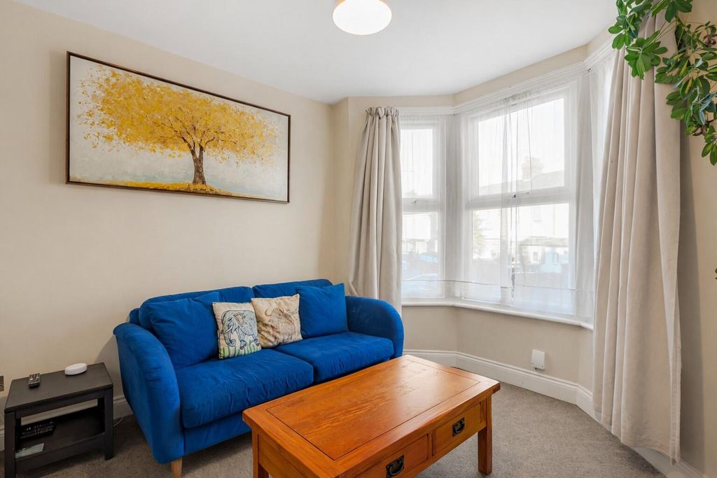 Property photo 2 of 12 Living Room