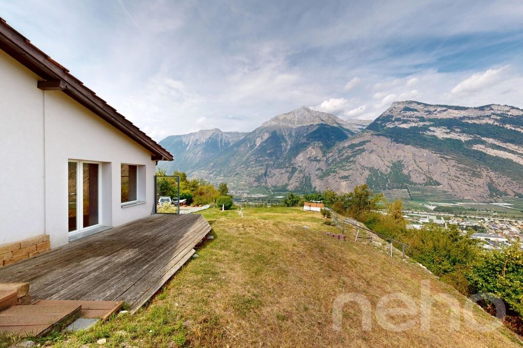 Property photo 1 of 12