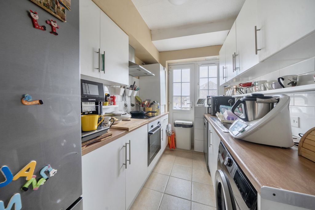 Property photo 2 of 10 1411017-3-698F3E9...