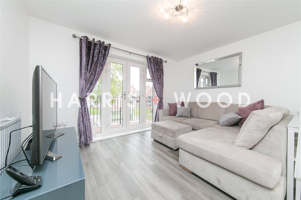 Property photo 3 of 16 Photo 6