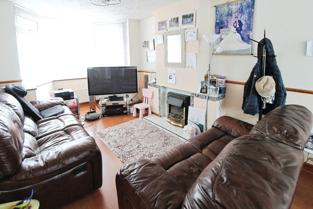 Property photo 2 of 13 Picture No. 08