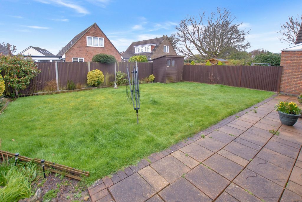 Property photo 2 of 14 Garden