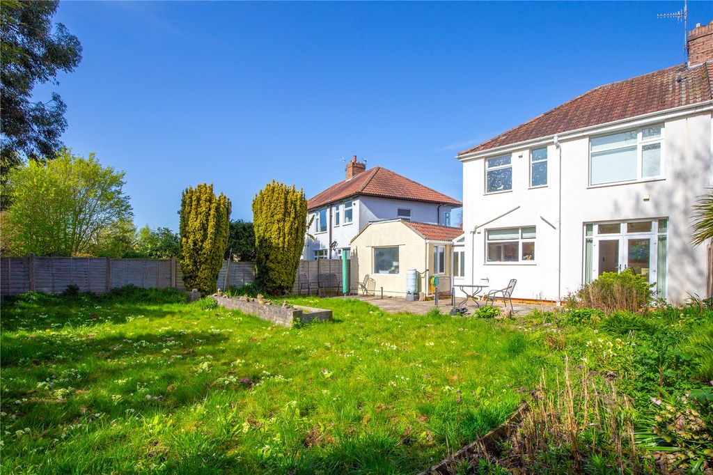 Property photo 3 of 21 Picture No. 12