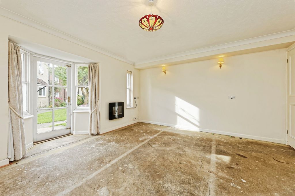 Property photo 2 of 17 Photo