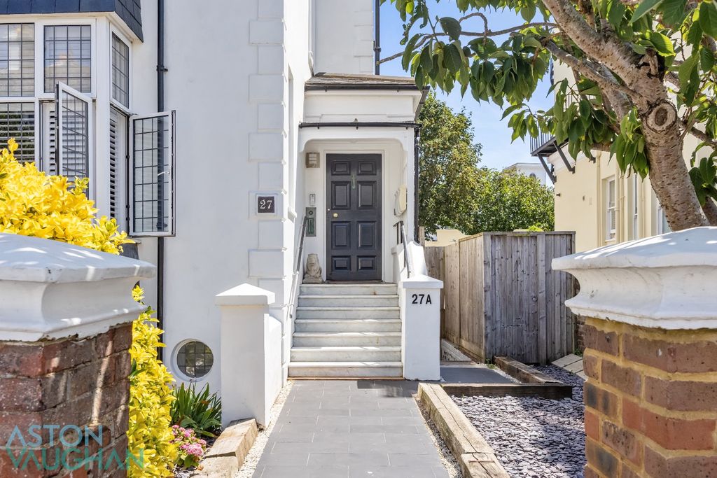 Property photo 2 of 26 5295792