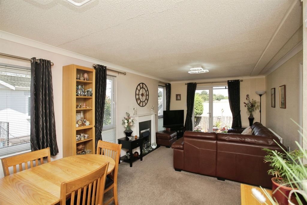 Property photo 3 of 22