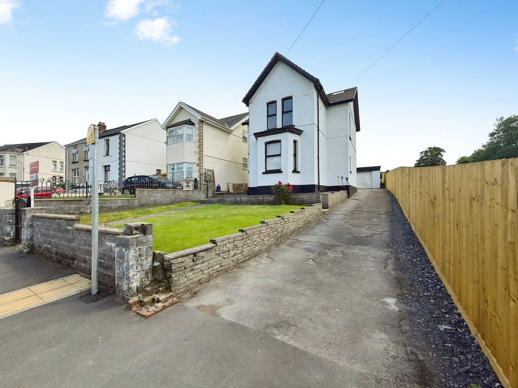 Property photo 2 of 39