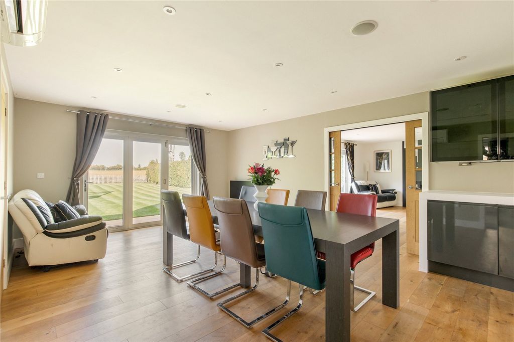 Property photo 2 of 18 Dining/Family Room