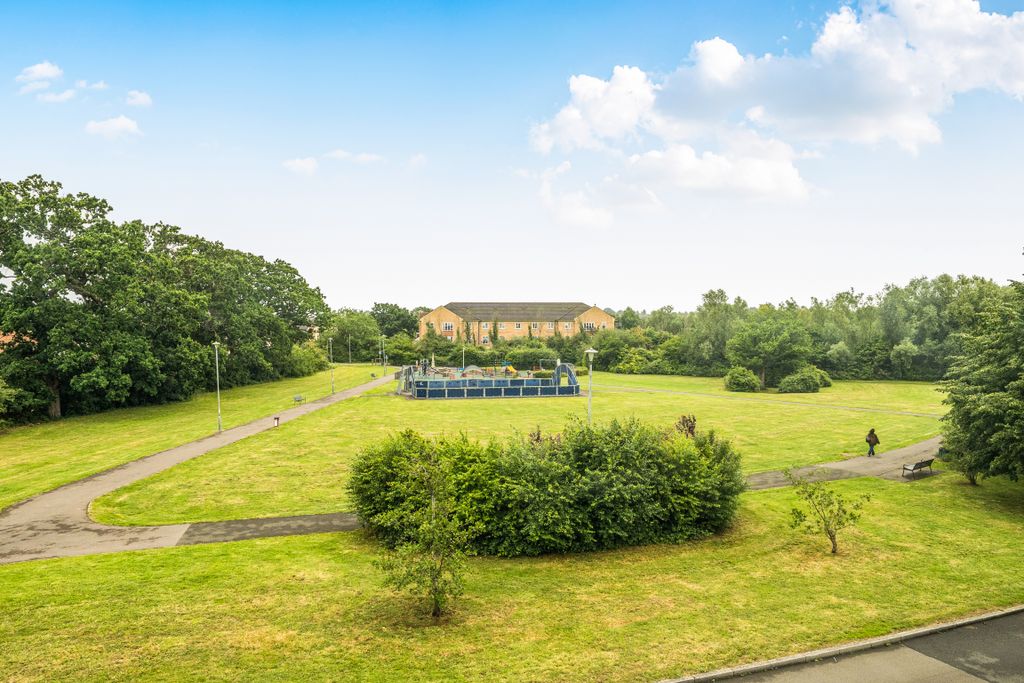 Property photo 2 of 16 1468399106A2Ac55500813