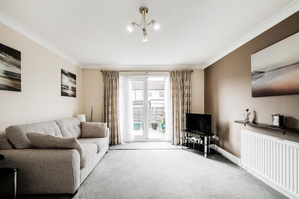 Property photo 2 of 19