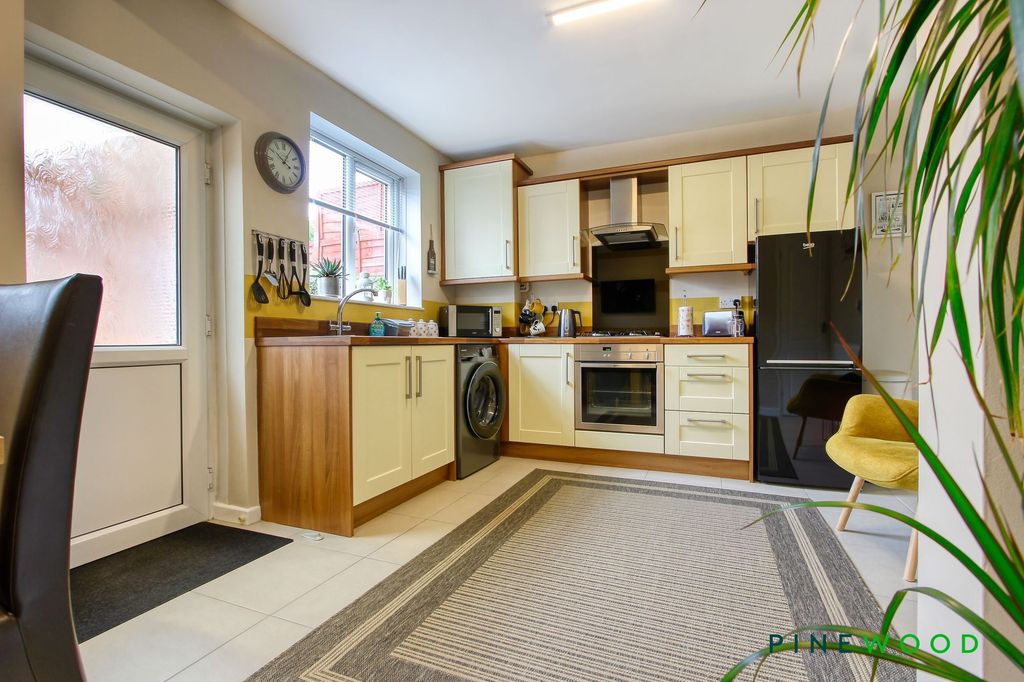 Property photo 2 of 23 Kitchen Diner