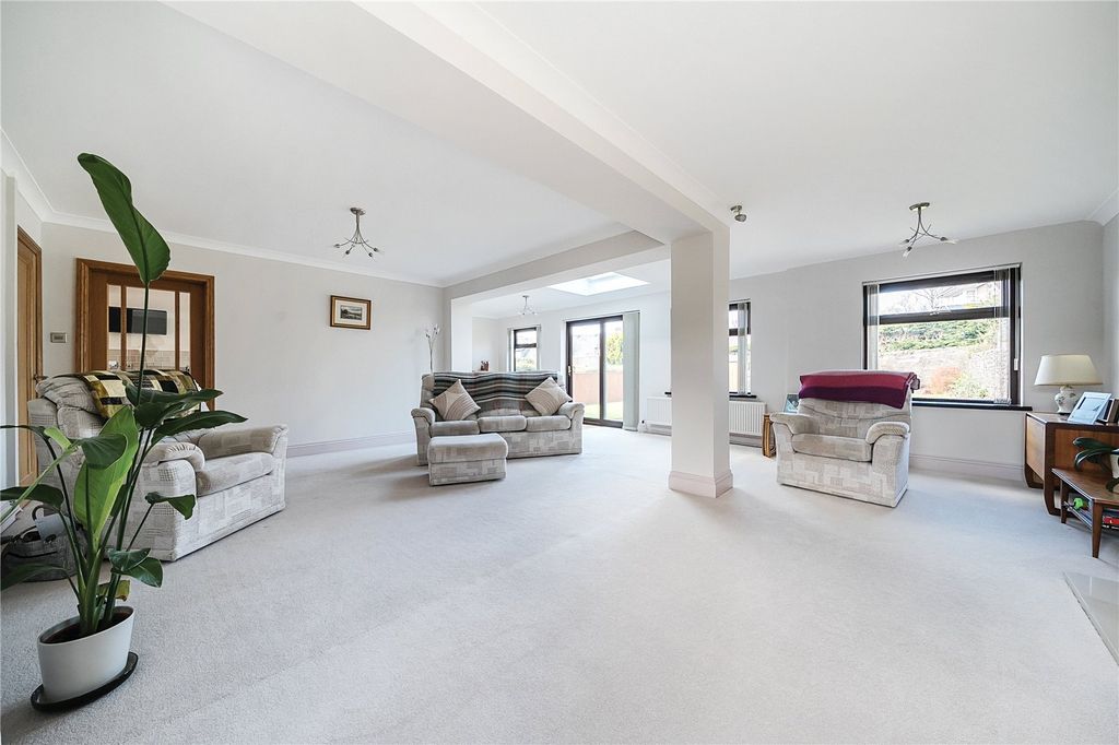 Property photo 3 of 21 Picture No. 27