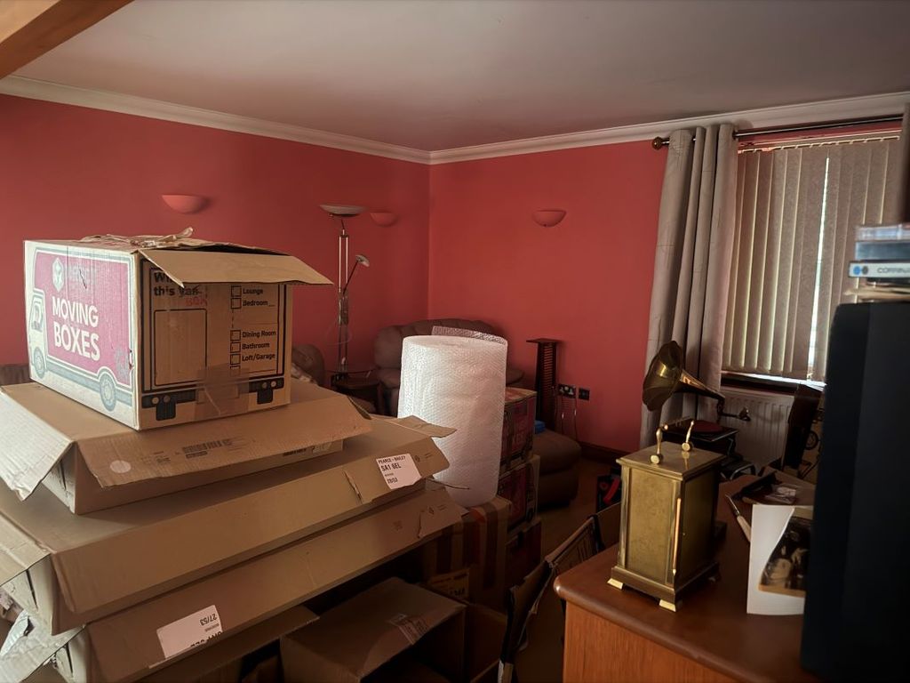 Property photo 3 of 43