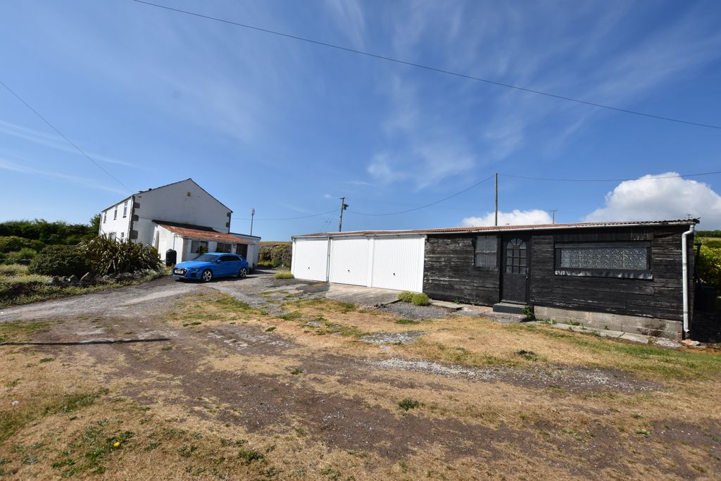 Property photo 2 of 27