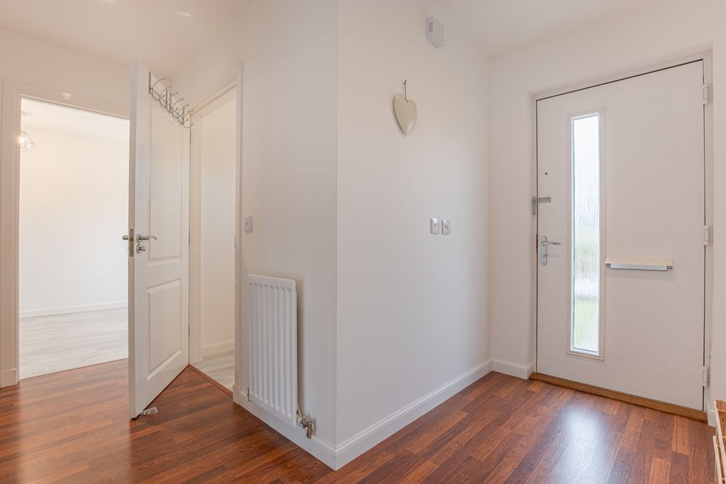 Property photo 2 of 21 Entry