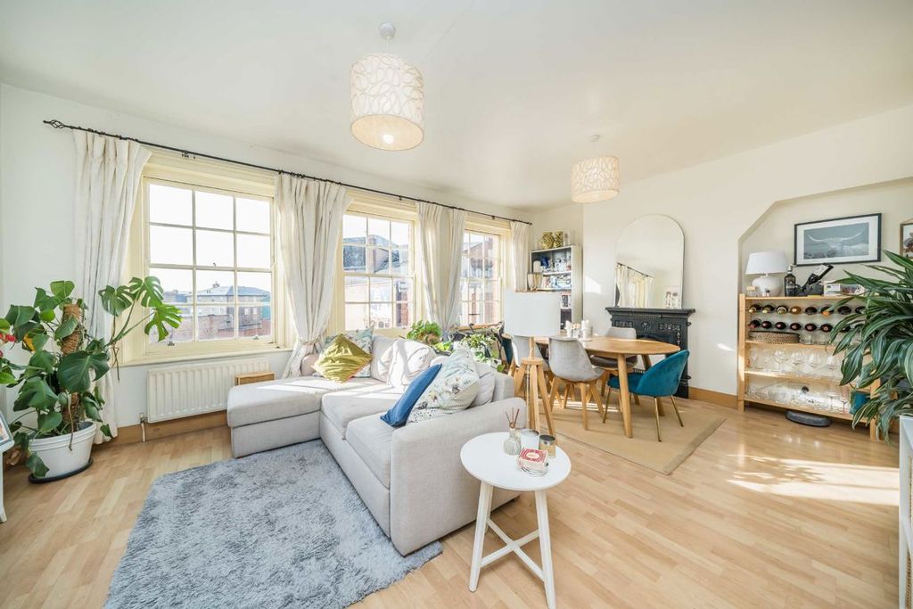 Property photo 2 of 5