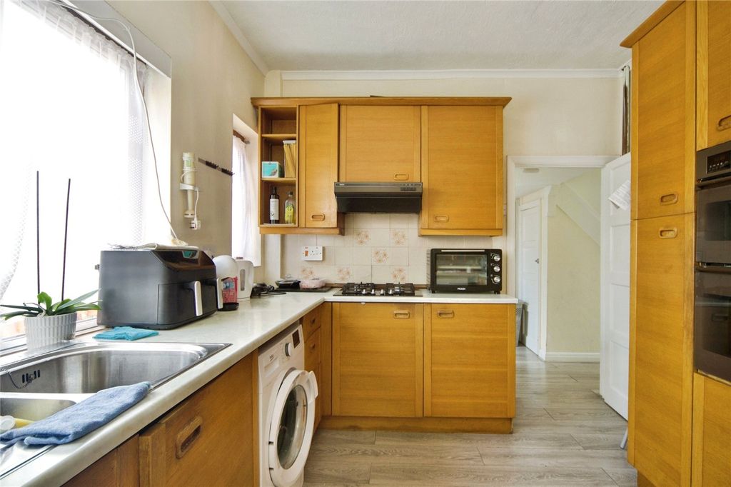 Property photo 3 of 23 Picture No. 50