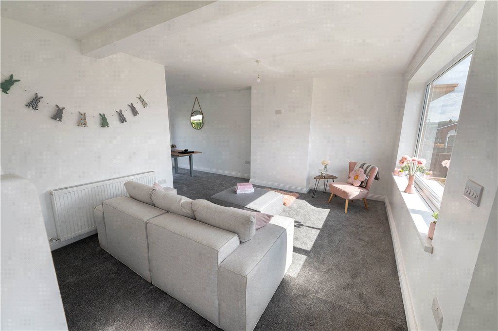 Property photo 3 of 17 Living Area