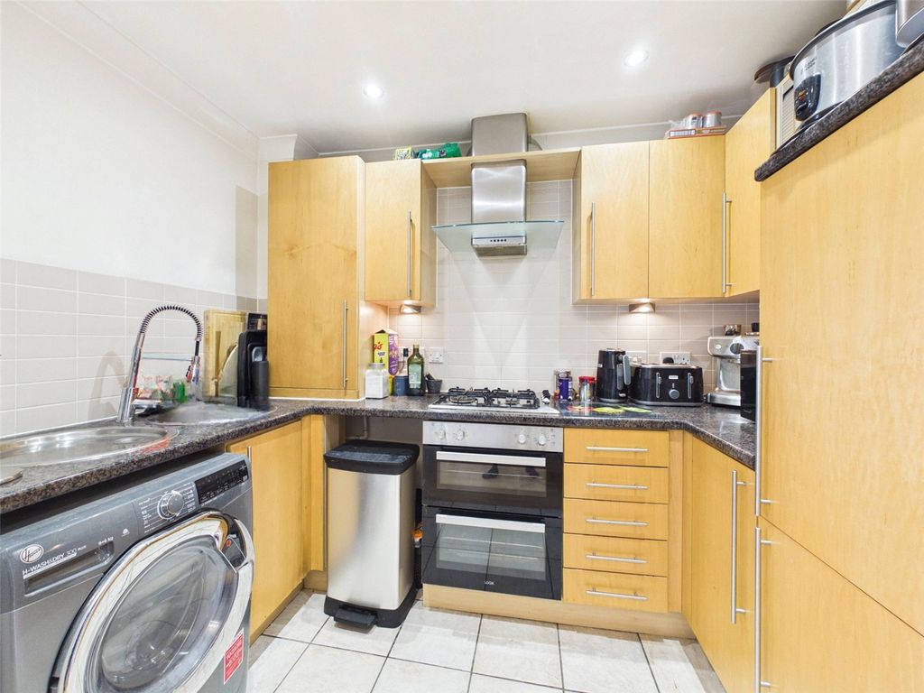 Property photo 3 of 10 Picture No. 13
