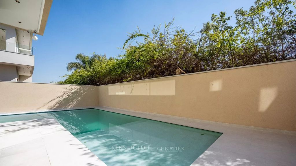 Property photo 3 of 41