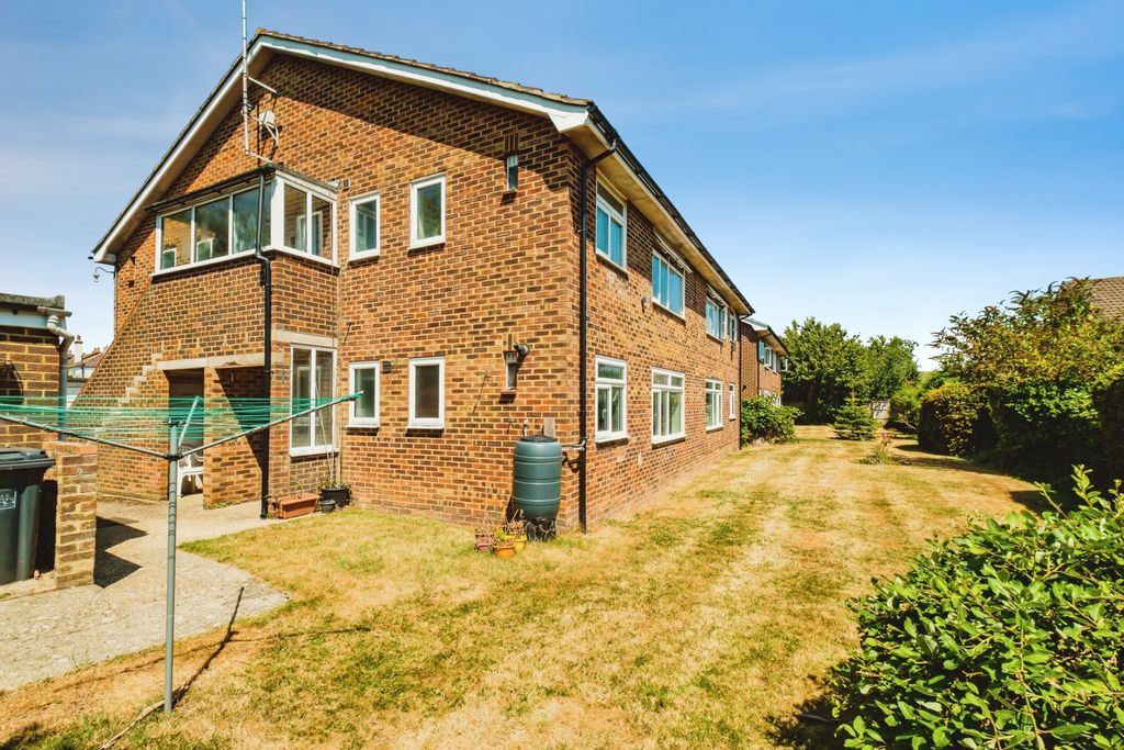 Property photo 2 of 16