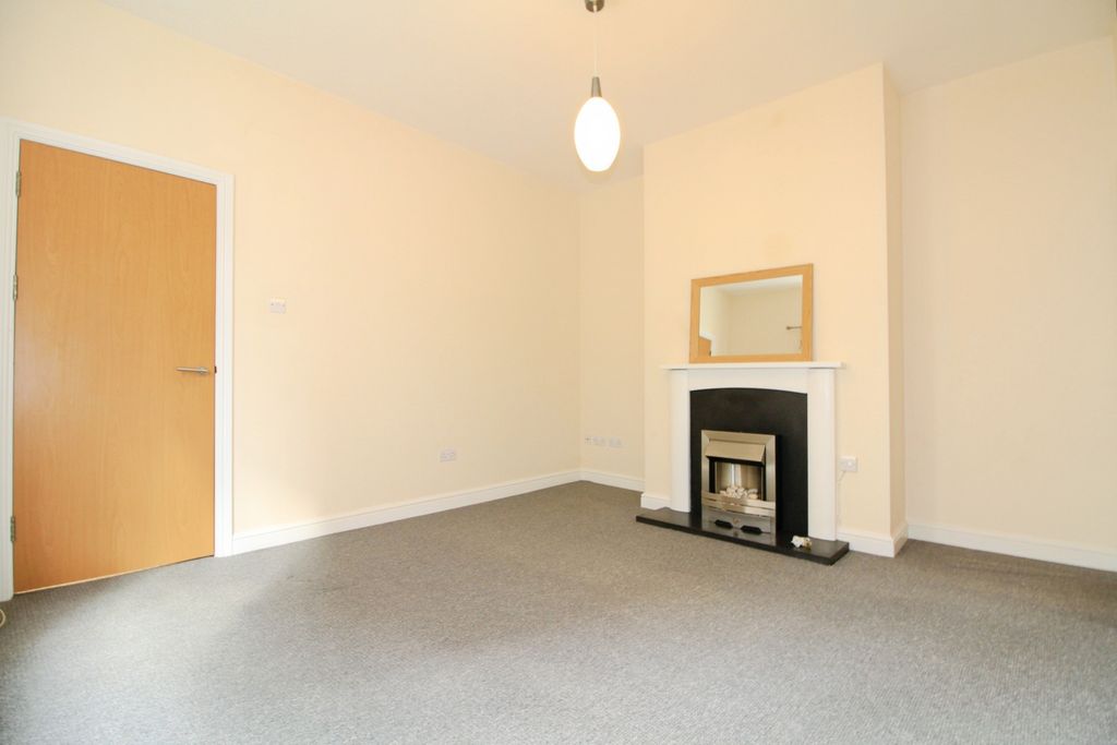 Property photo 3 of 6