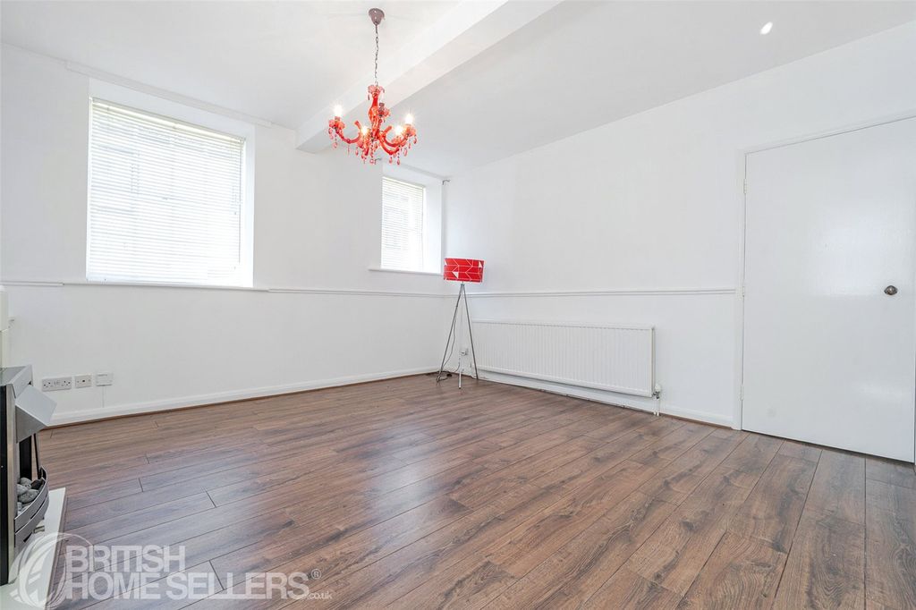 Property photo 3 of 17 Picture No. 05