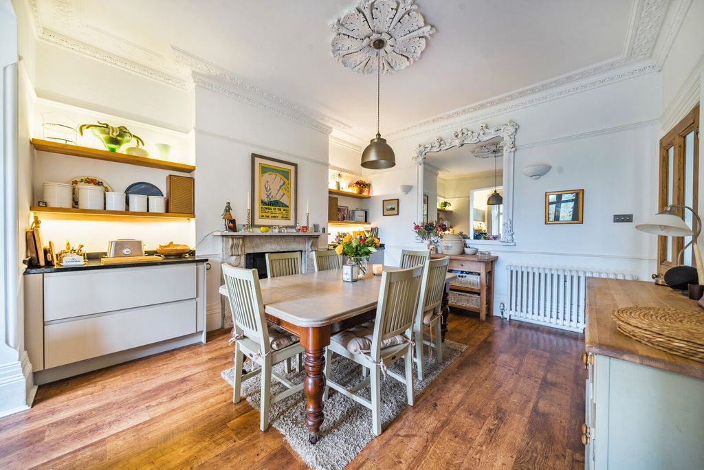 Property photo 2 of 16 1348112-49-68c16B...