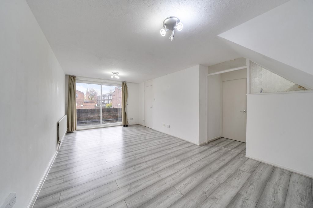 Property photo 2 of 20 1377301-6-6911d2A...