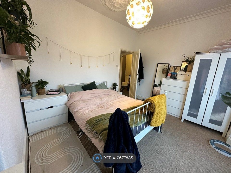 Property photo 2 of 17 Bedroom 1