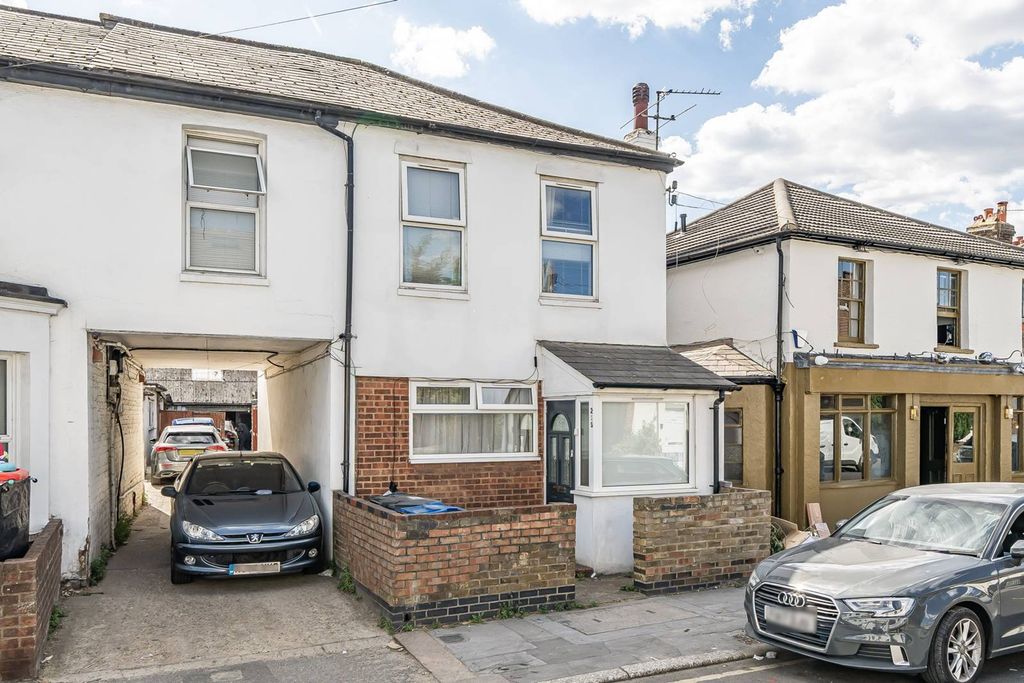 Property photo 1 of 16