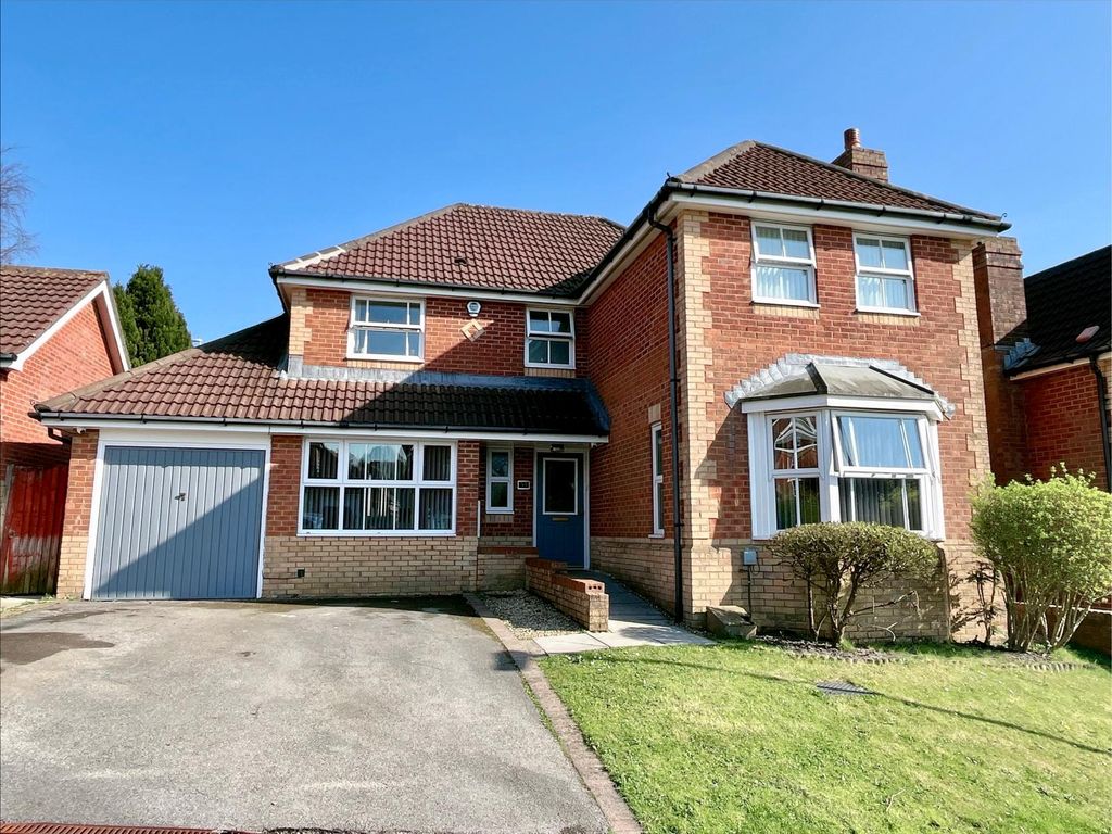 Property photo 1 of 32