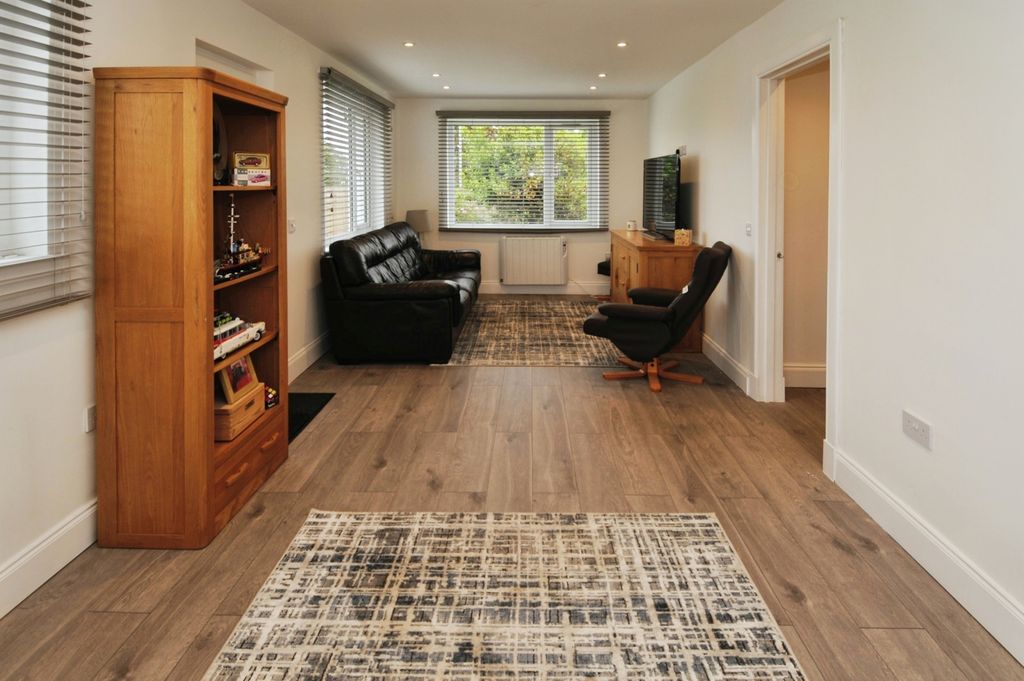 Property photo 3 of 14 Photo