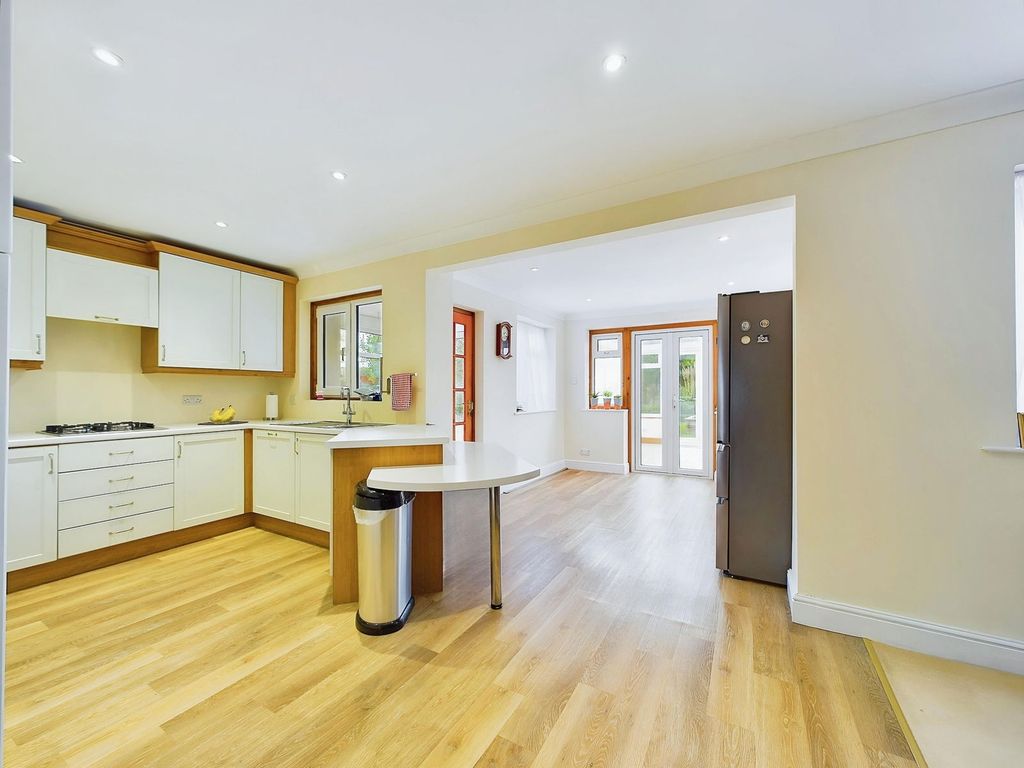 Property photo 2 of 40