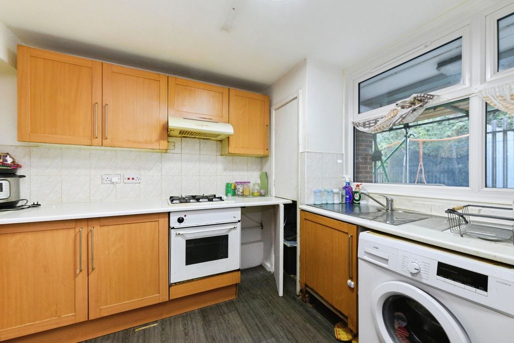 Property photo 3 of 14 Photo