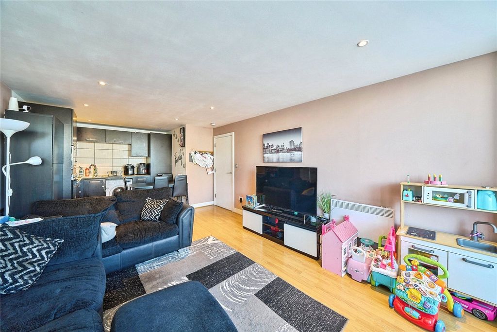 Property photo 3 of 13 Picture No. 27