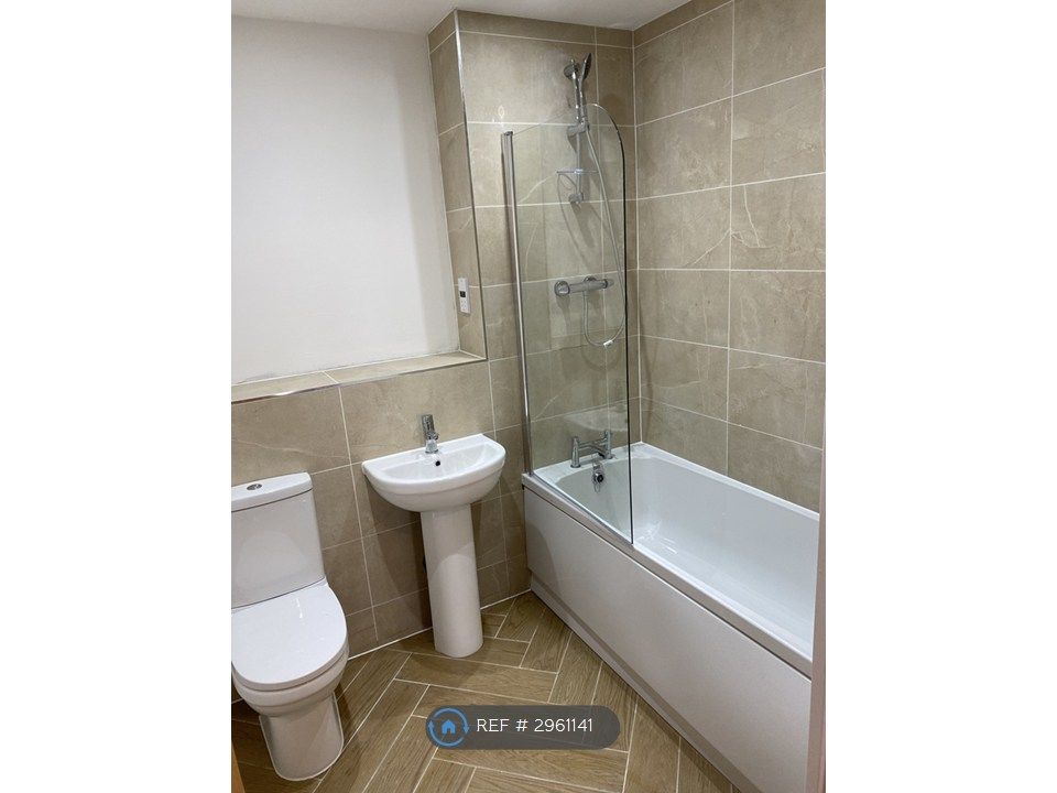 Property photo 2 of 15 Main Bathroom 2