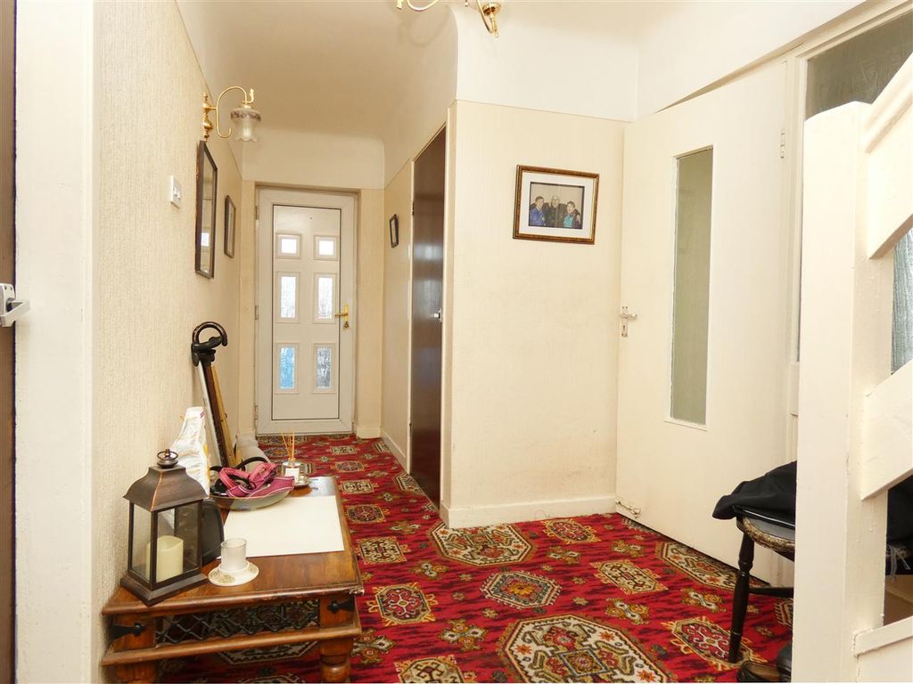 Property photo 3 of 19 Hall