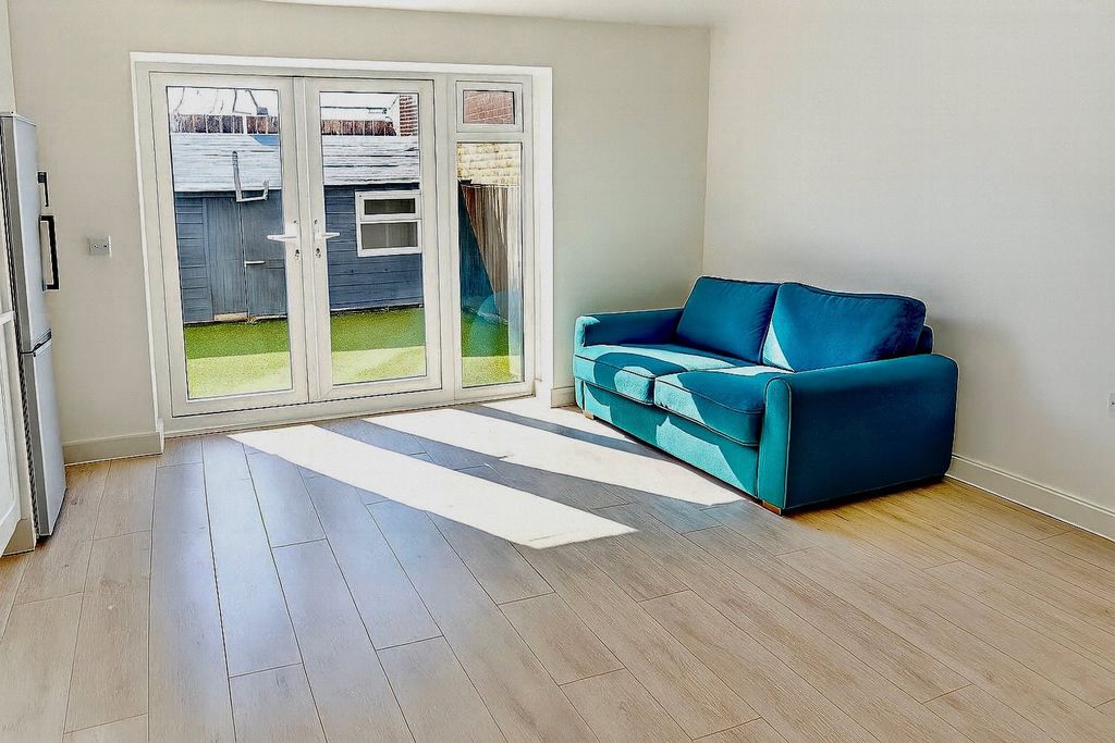 Property photo 3 of 6 Picture No. 07