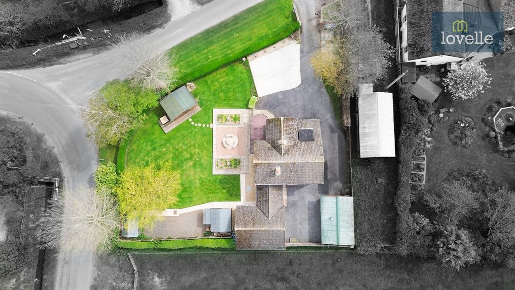Property photo 2 of 30