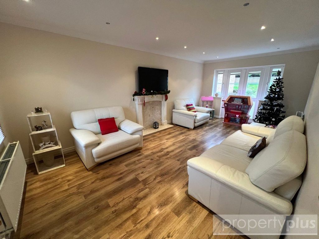 Property photo 2 of 21 Picture No. 10