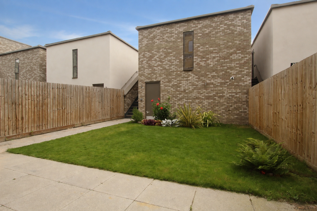 Property photo 2 of 22 Garden & Annexe