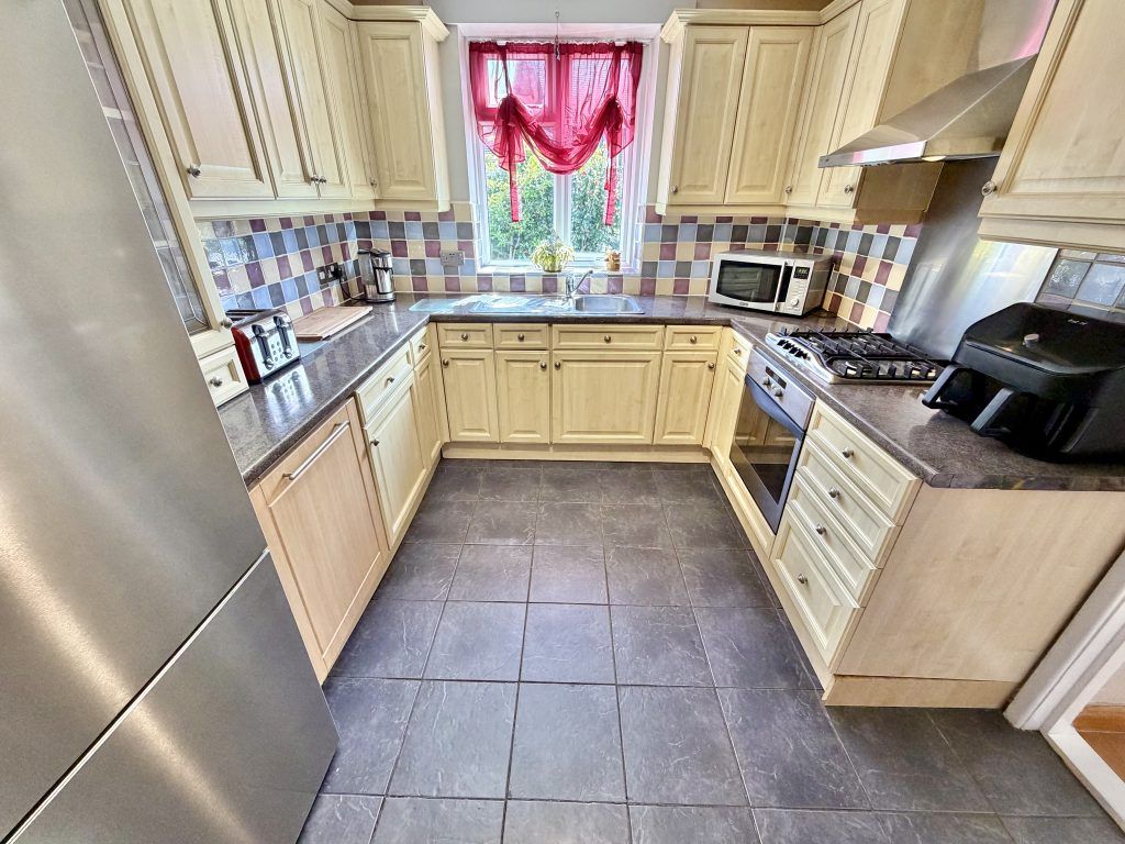 Property photo 3 of 14