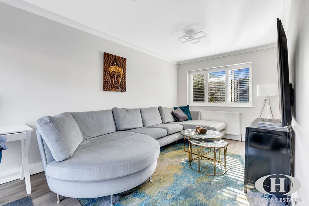 Property photo 2 of 22