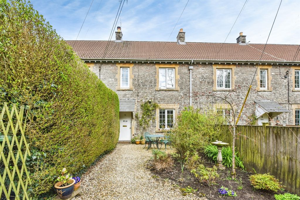 Property photo 1 of 18