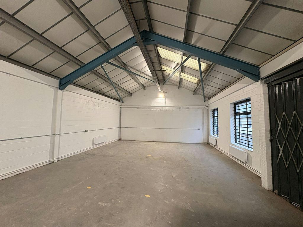 Property photo 2 of 8 Brook Lane Unit 7 - 2.Jpg