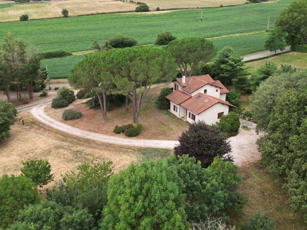 Property photo 3 of 44