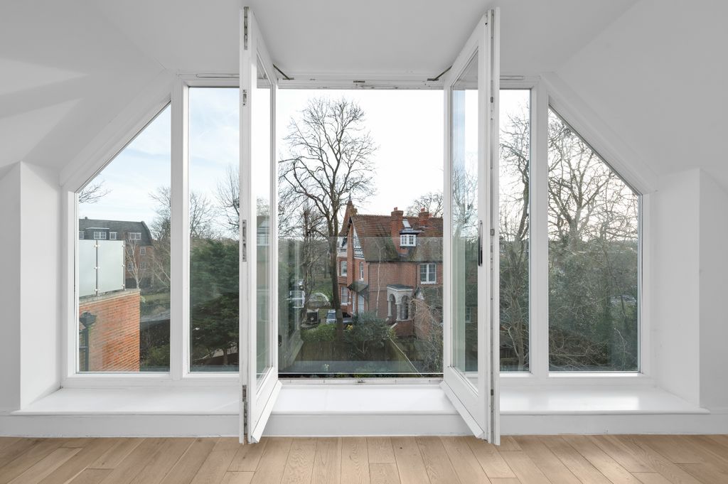 Property photo 3 of 10