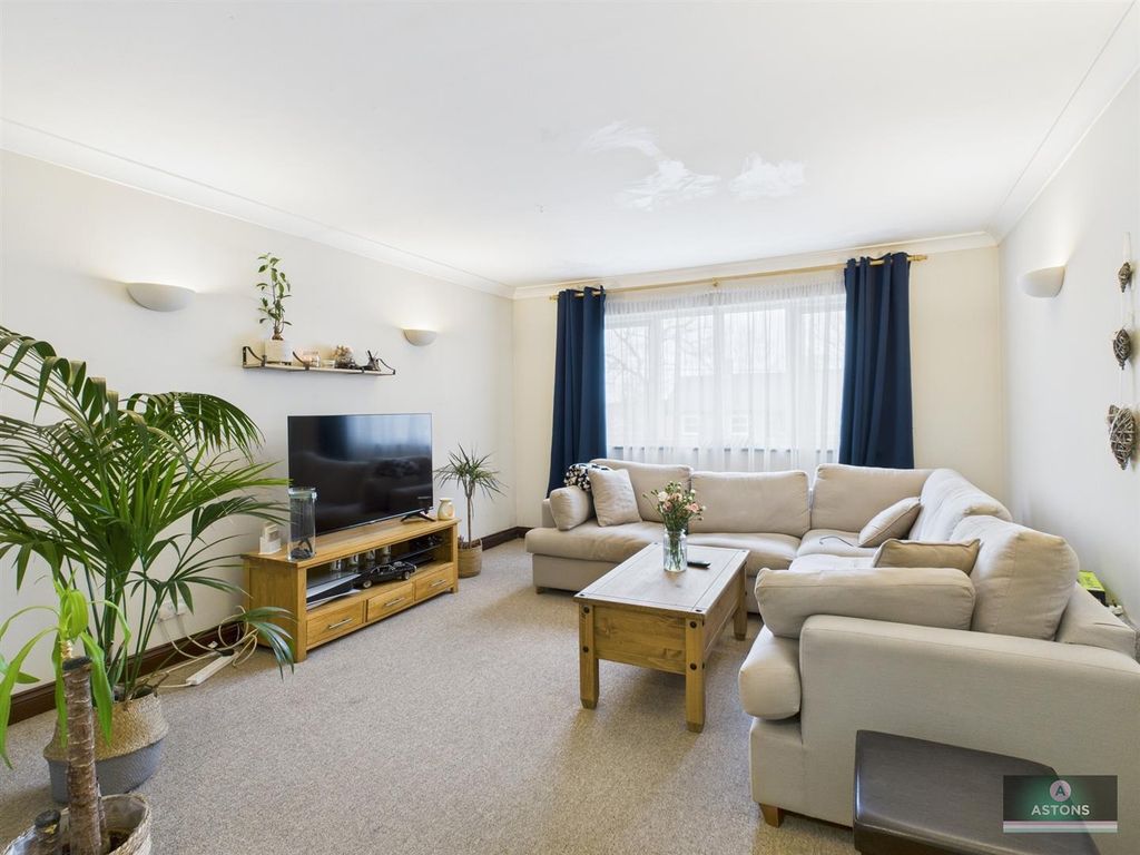 Property photo 3 of 13 Cam02202G0-Pr0527-Still007.Jpg