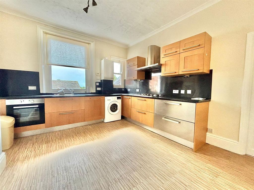 Property photo 2 of 16 Kitchen